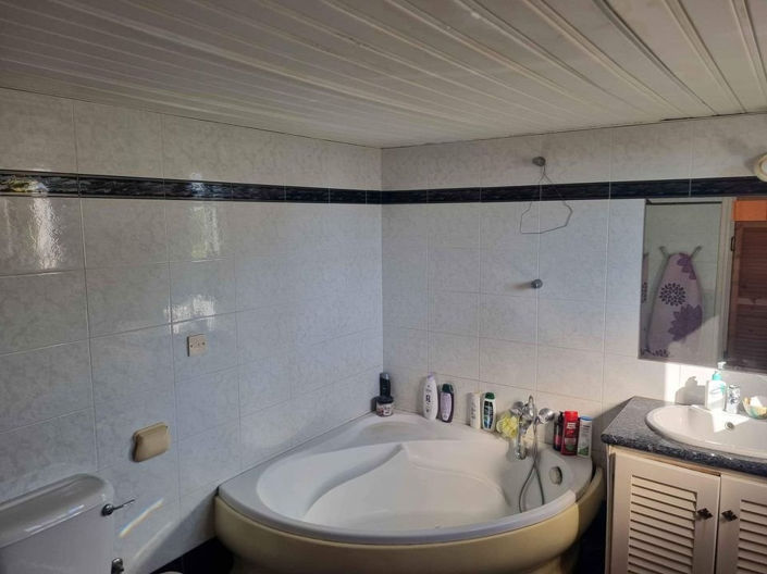 Image No.8-3 Bed House for sale