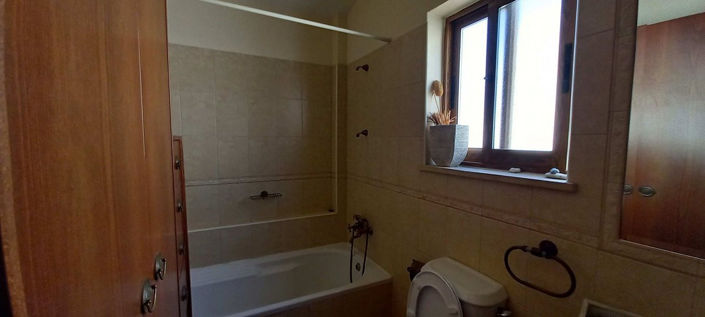 Image No.17-4 Bed House for sale