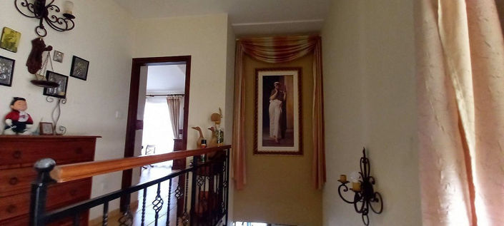 Image No.8-4 Bed House for sale