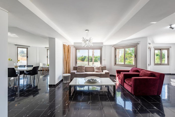 Image No.4-4 Bed Villa for sale