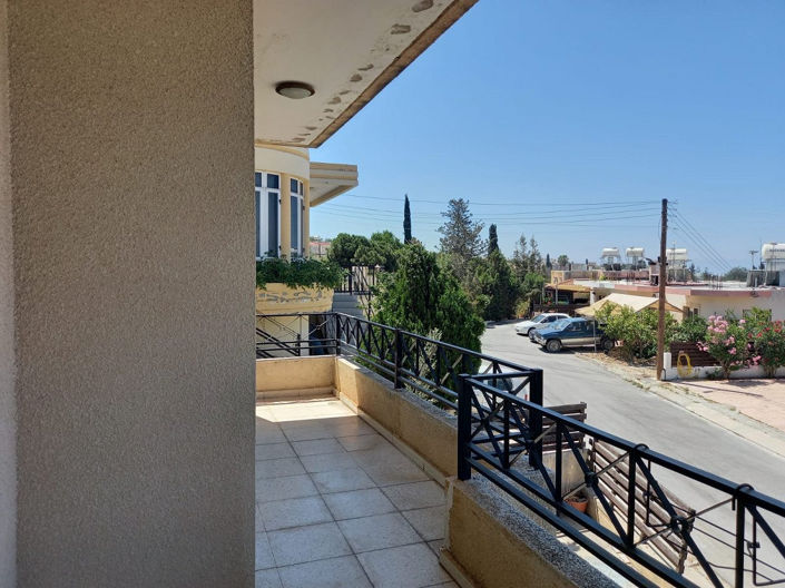 Image No.12-4 Bed House for sale