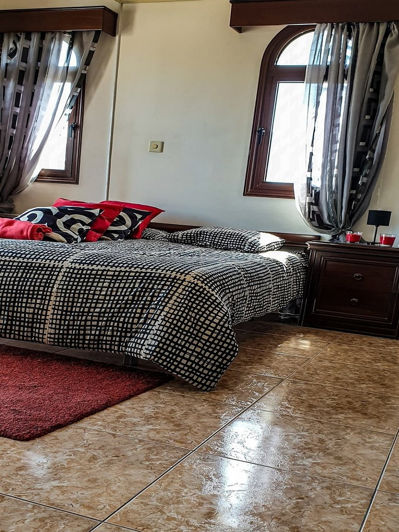 Image No.14-4 Bed House for sale