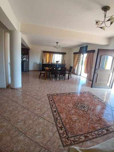 Image No.2-4 Bed House for sale