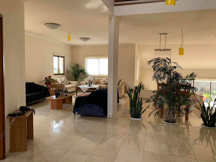 Image No.2-5 Bed Villa for sale