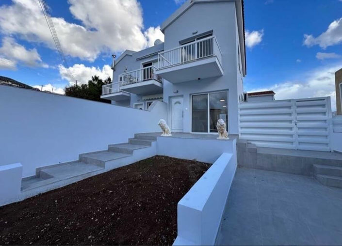 Image No.1-2 Bed Townhouse for sale