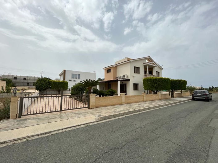 Image No.27-5 Bed House for sale