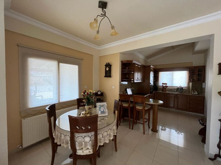 Image No.5-5 Bed House for sale