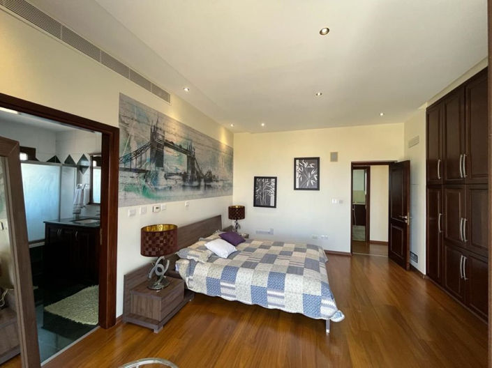 Image No.11-7 Bed Villa for sale