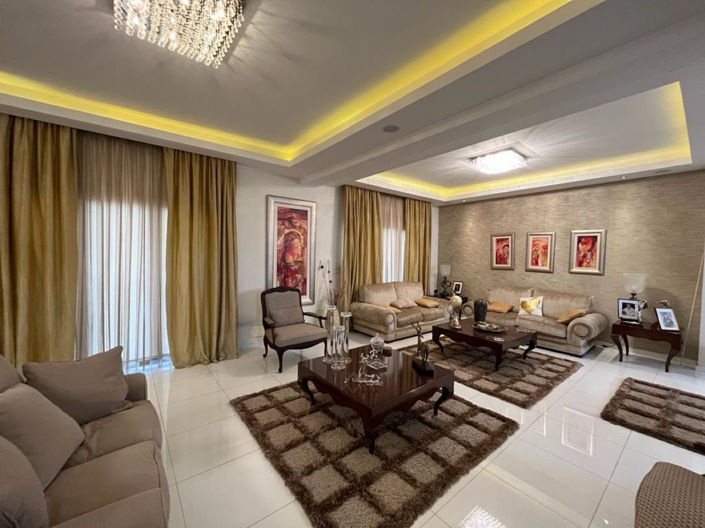 Image No.4-Villa de 7 chambres à vendre à Emba