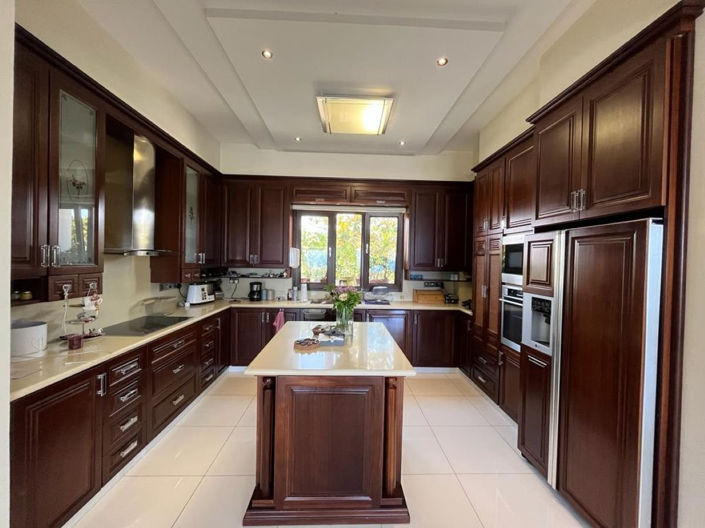 Image No.8-7 Bed Villa for sale