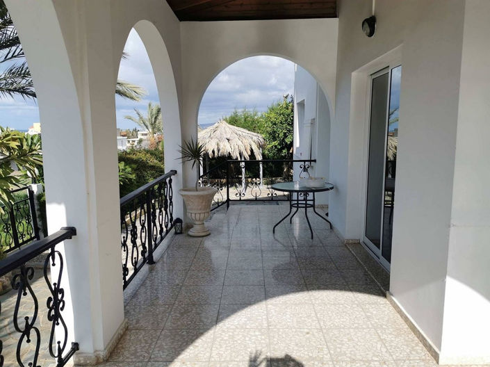 Image No.17-4 Bed House for sale