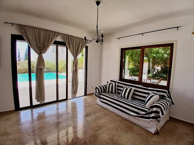 Image No.2-Villa de 3 chambres à vendre à Peyia