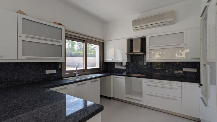 Image No.12-Maison de 4 chambres à vendre à Nicosie