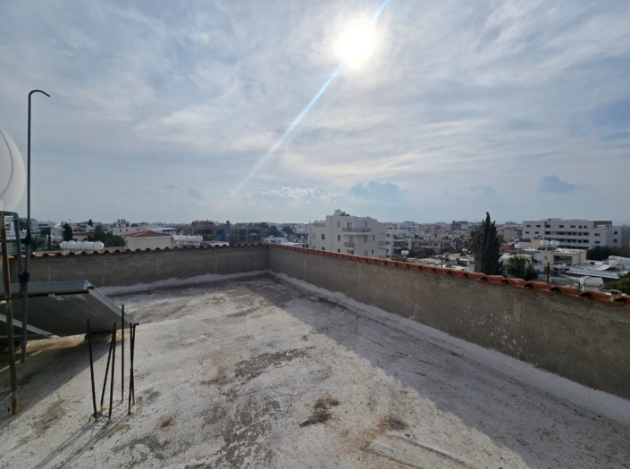 Image No.15-12 Bed Property for sale