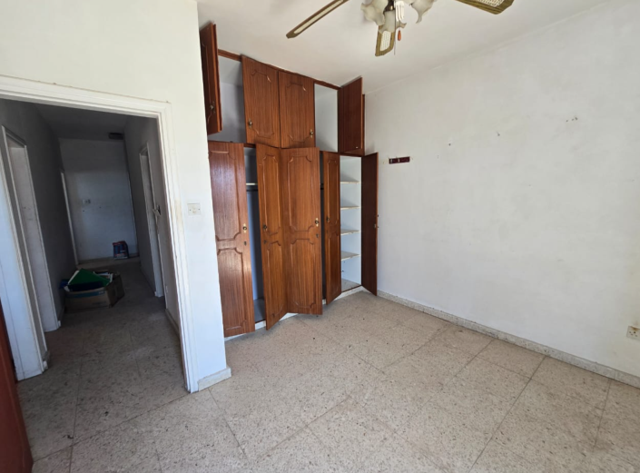 Image No.8-12 Bed Property for sale