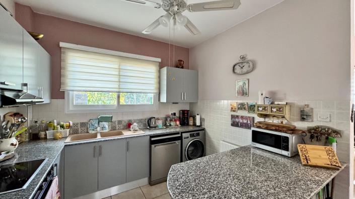 Image No.2-Bungalow de 3 chambres à vendre à Peyia