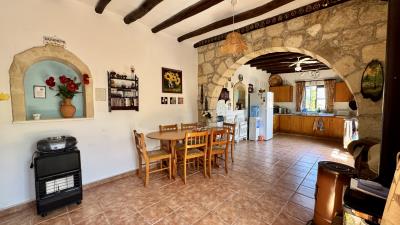 2-BED-STONEHOUSE-FOR-SALE-IN-GIOLOU-PAPHOS-CYPRUS--9-