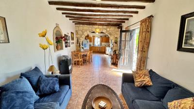 2-BED-STONEHOUSE-FOR-SALE-IN-GIOLOU-PAPHOS-CYPRUS--10-