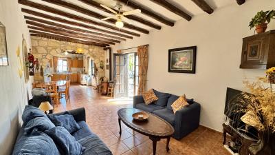 2-BED-STONEHOUSE-FOR-SALE-IN-GIOLOU-PAPHOS-CYPRUS--11-