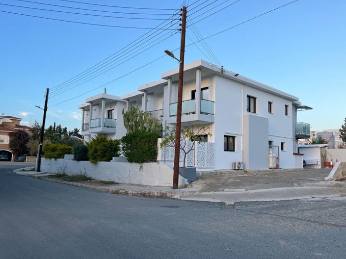 Image No.1-16 Bed Property for sale