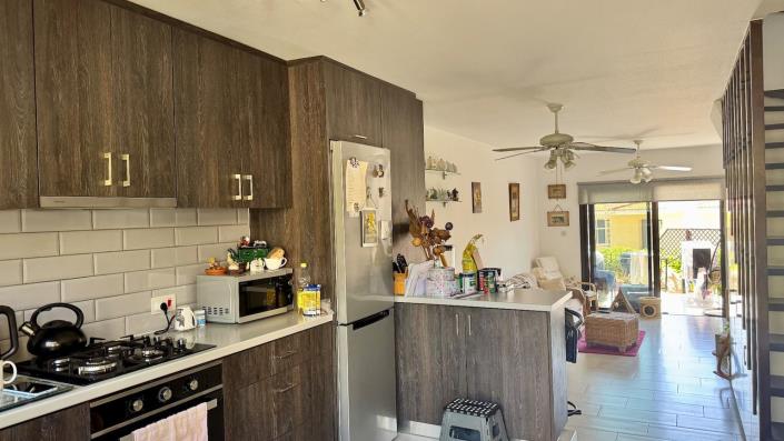 Image No.7-2 Bed Townhouse for sale