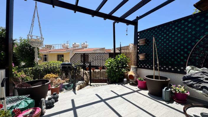 Image No.11-2 Bed Townhouse for sale