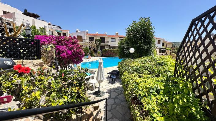 Image No.12-2 Bed Townhouse for sale