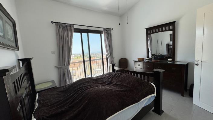 Image No.17-2 Bed Townhouse for sale