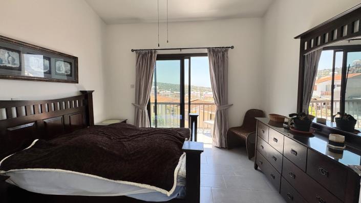 Image No.19-2 Bed Townhouse for sale