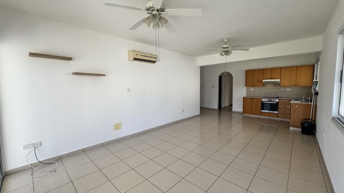 Image No.3-Appartement de 2 chambres à vendre à Peyia