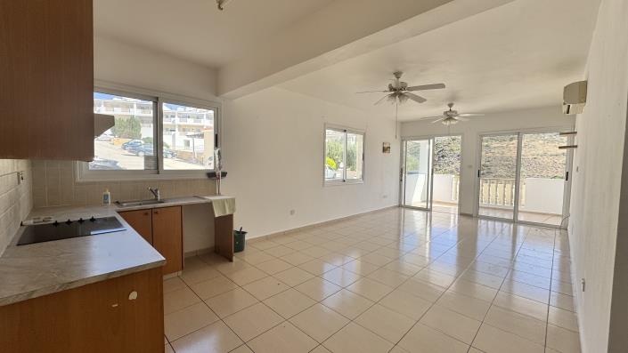 Image No.2-Appartement de 2 chambres à vendre à Peyia