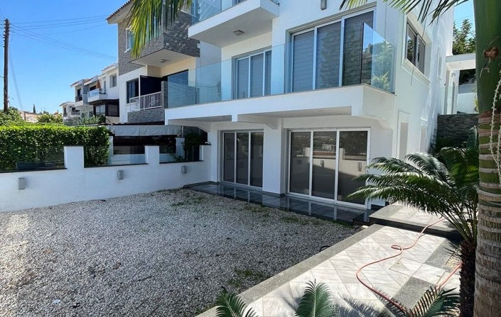Image No.1-3 Bed House for sale