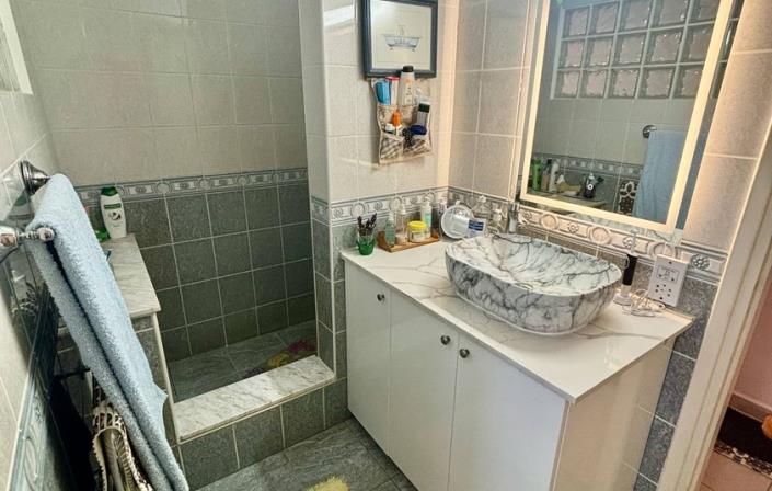 Image No.10-2 Bed Townhouse for sale