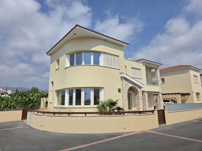 Image No.27-3 Bed Villa for sale