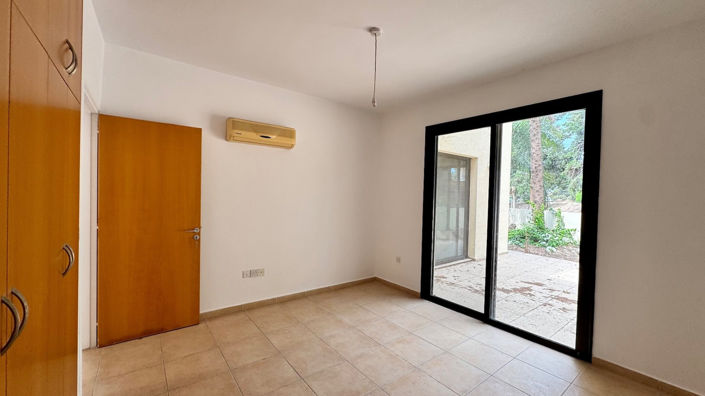 Image No.15-3 Bed Townhouse for sale