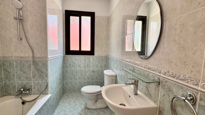 Image No.22-3 Bed Townhouse for sale