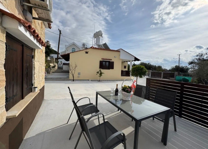 Image No.1-2 Bed House for sale