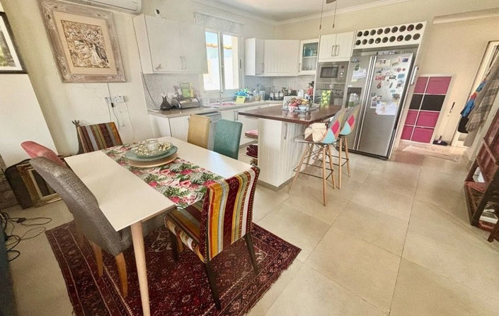 Image No.3-4 Bed Villa for sale