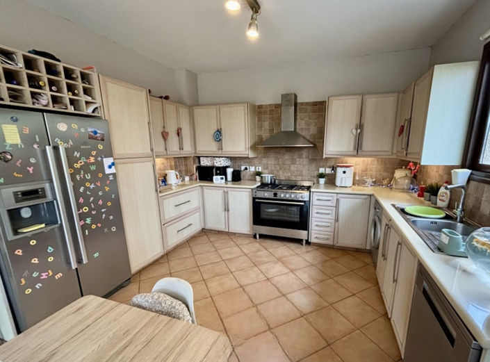 Image No.3-4 Bed Villa for sale