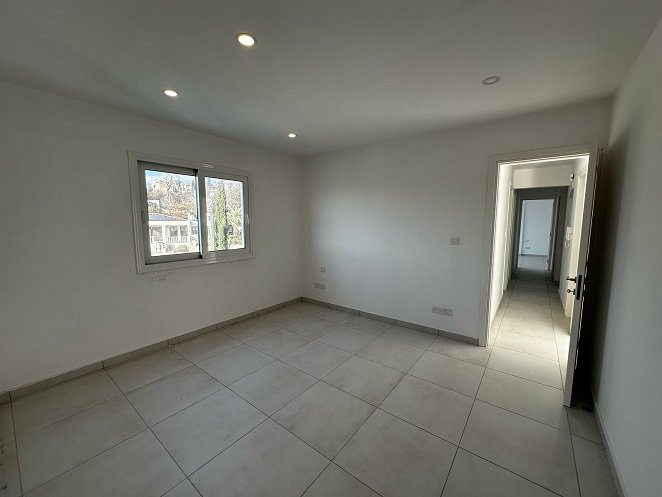 Image No.13-4 Bed Apartment for sale