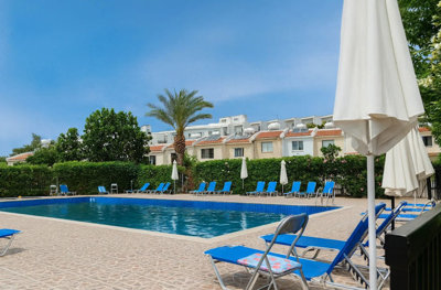 1 - Moutallos, Townhouse