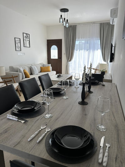 Image No.6-2 Bed Townhouse for sale