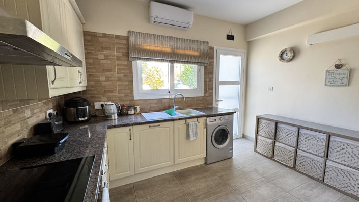 Image No.2-3 Bed Villa for sale