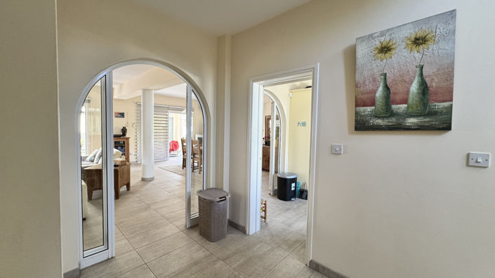 Image No.5-3 Bed Villa for sale