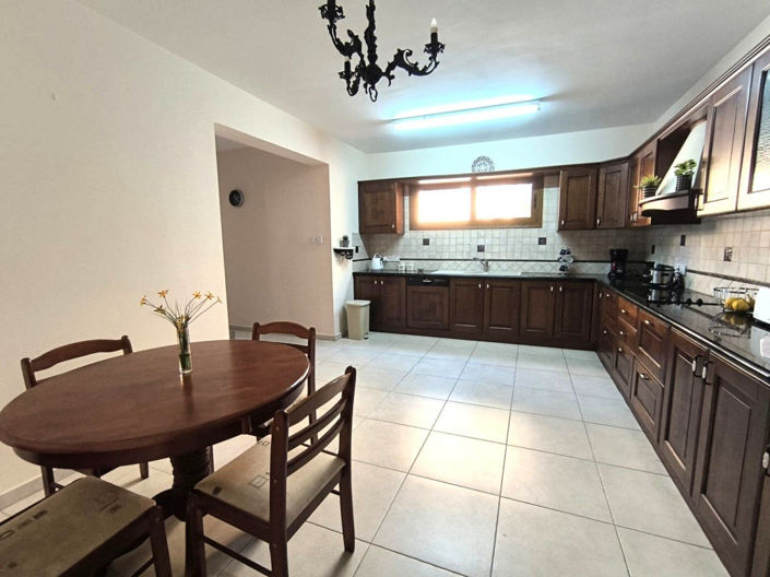 Image No.6-4 Bed Villa for sale