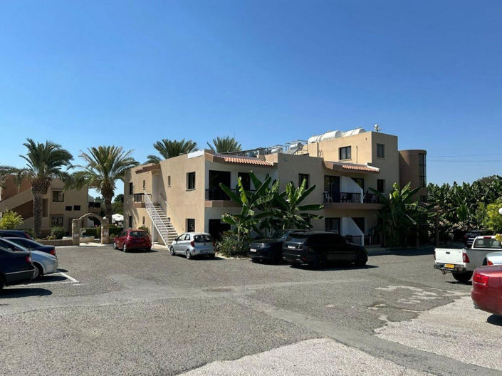 Image No.2-Un hôtel à vendre à Kissonerga