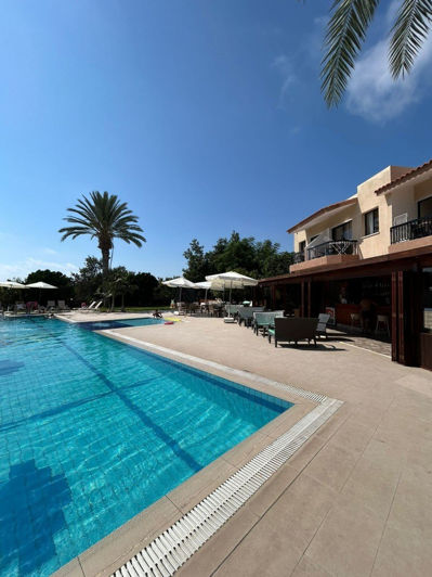 Image No.5-Un hôtel à vendre à Kissonerga