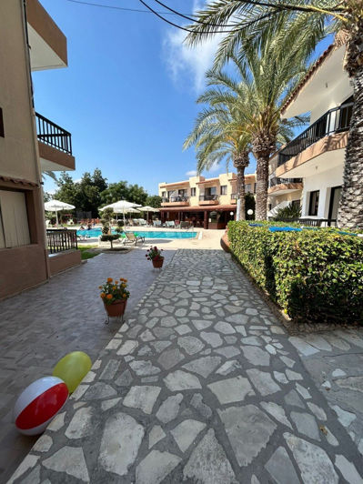 Image No.6-Un hôtel à vendre à Kissonerga