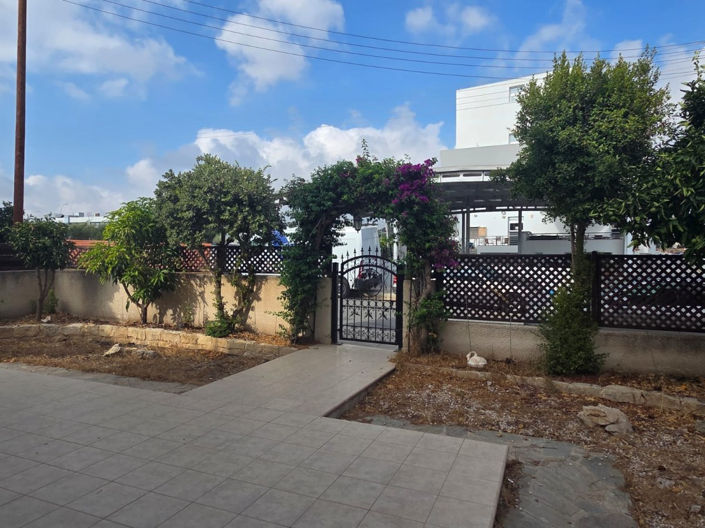 Image No.2-3 Bed House for sale