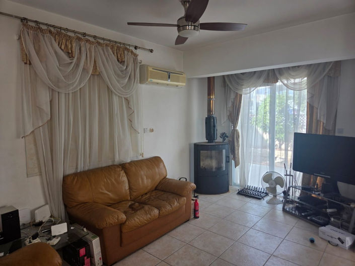 Image No.9-3 Bed House for sale